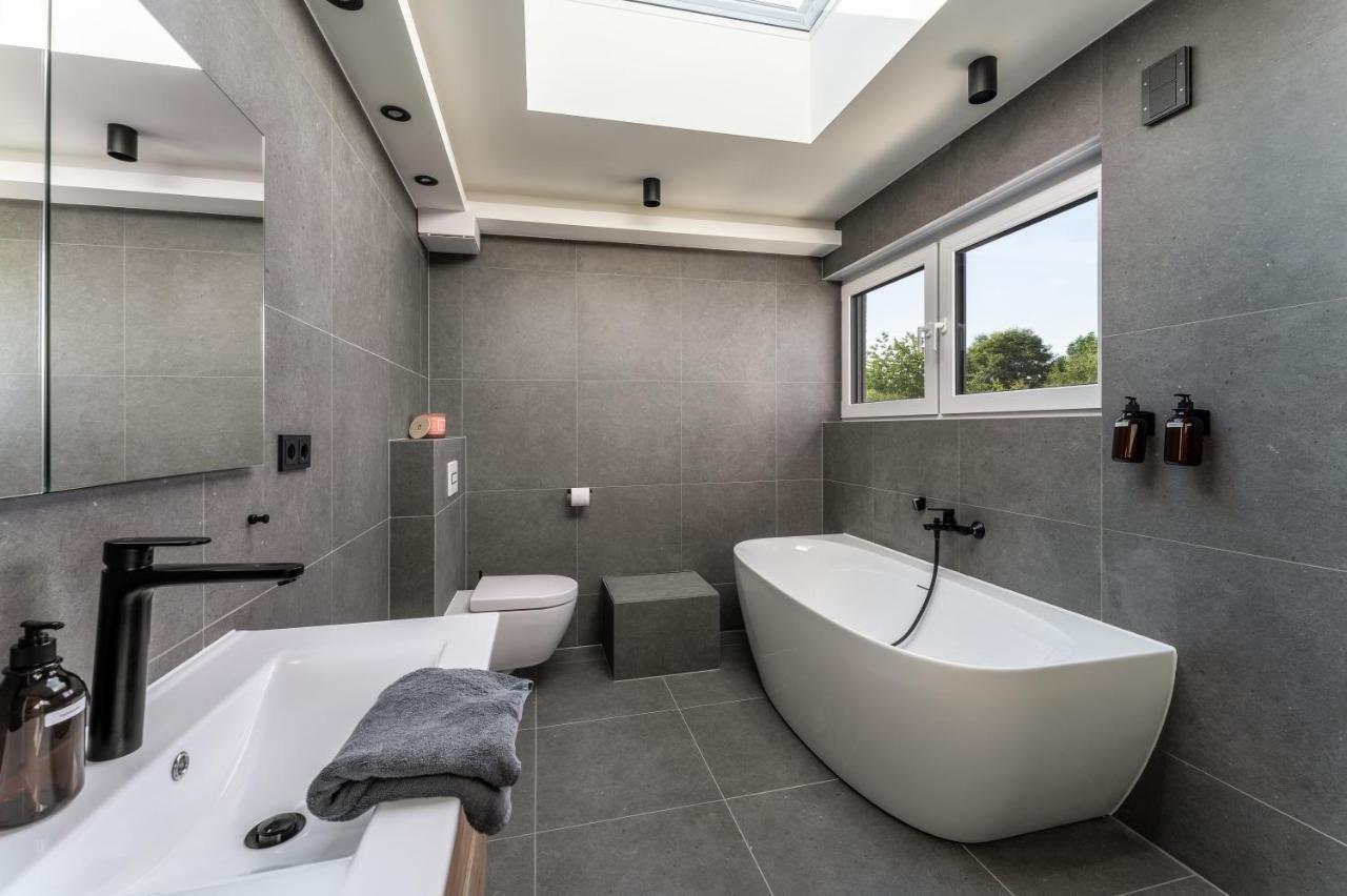 Gemuetliches Und Lichtdurchflutetes Penthouse Mit Sternenhimmelblick, Boxspringbett Und Terrasse - Gute Anbindung An Die Innenstadt Kassel Exterior foto